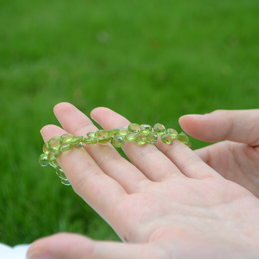 Her Generation Natural Peridot Bracelet Small Fresh Green Ins Style Design Faceted Color Gemstone Bracelet 7*7*4MM Peridot (861752)