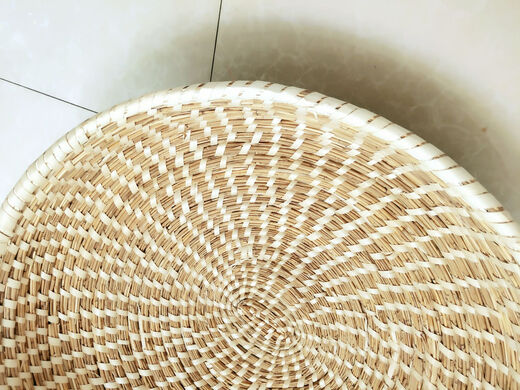 Large pot steamer lid reed handmade straw weaving five, six, seven, eight seal iron pot stewed wood, hot pot stove, fish table household straw hat cover, outer diameter 7374 cm