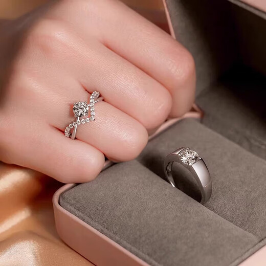 First encounter, a pair of simulated fake diamond rings, live ring for women, proposal, wedding photo props, jewelry for girlfriend, crowning love ring, and jewelry box