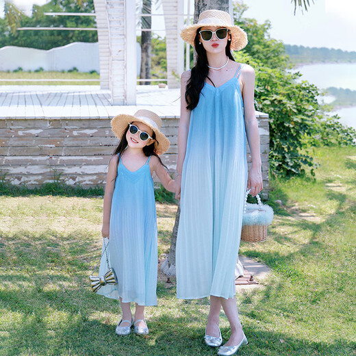 Little Bear Elf (xiaoxiongjingling) mother-daughter parent-child wear summer gradient color suspender dress high-end seaside beach dress sisters fashionable street glacier blue dress 80 mother size S (recommended weight 80-100 Jin Jin equals 0.5 kg)