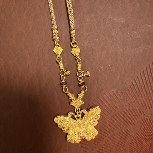 Fat Donglai's same style butterfly pendant, new Chinese style engraved necklace, retro fashion handmade Chinese Valentine's Day gift, braided rope butterfly necklace