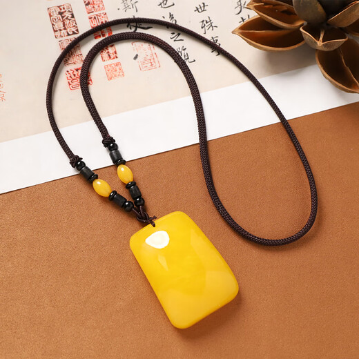 Fat Donglai's same style beeswax necklace, amber Pixiu pendant, retro sweater chain, men's and women's accessories 9-Beeswax Gourd