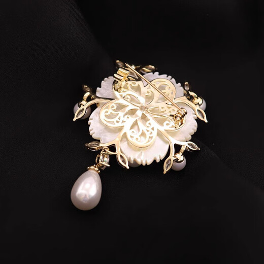 Shaoyu German mother-of-pearl brooch for women, high-end, light and luxurious, camellia hanging mother-of-pearl day brooch, jewelry gift, white camellia, ordinary size