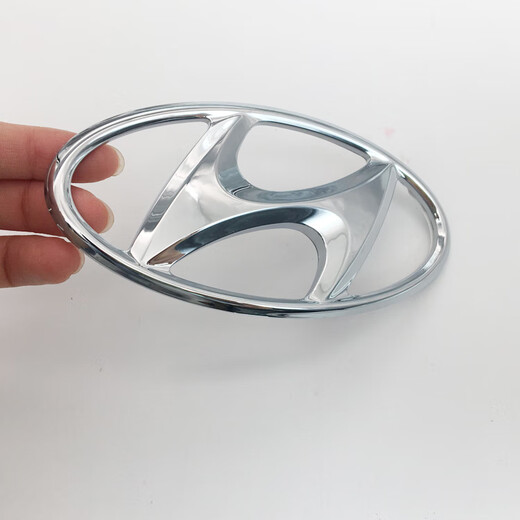Mangmang is suitable for Hyundai IX35 front logo, Yuena i30 Feisi mid-grid logo, front logo, rear trunk logo, and tail logo. One 1317 model IX35 front logo.