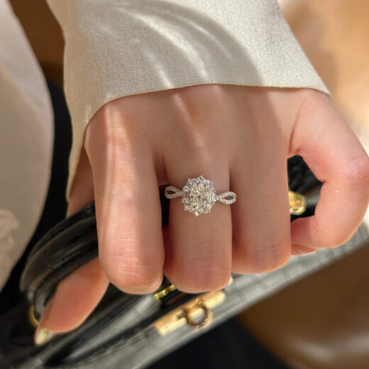 Nilan Fat Donglai's same style pt950 platinum pigeon egg ring 925 silver plated luxury oval moissanite diamond ring women's niche design thickened 1 carat 5*7 moissanite benchmark South African real diamond Hong Kong size 12-13 US size 6