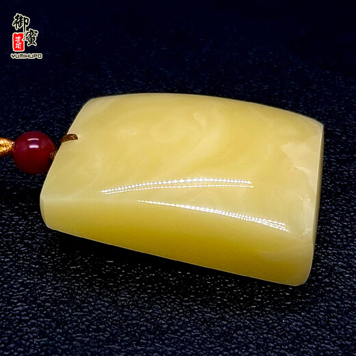 Royal honey natural amber beeswax pendant safe and sound brand square cut card hand piece raw ore without optimization sent national inspection certificate D031606 27.4 grams (with national inspection certificate)