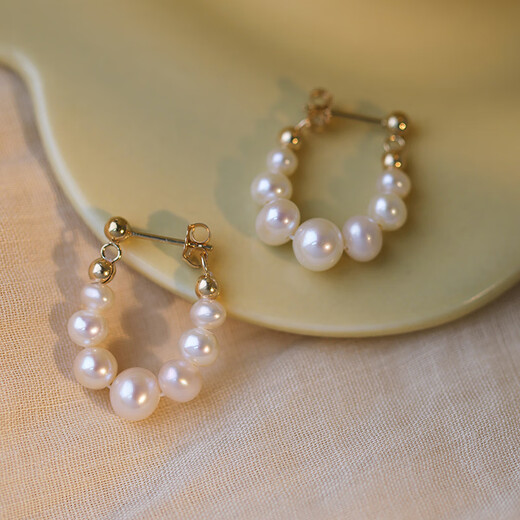 Yican Zhao Lusi's same style freshwater imitation pearl earrings for women 2025 new popular earrings light luxury high-end temperament earrings seven freshwater pearl earrings