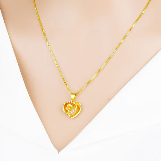 Qiansheng Yuan Lao Phoenix 999 fashionable Vietnamese sand gold necklace golden love small waist pendant that will not fade for a long time as a gift to my girlfriend's mother small love pendant + zygote chain Lao Fengxiang quality