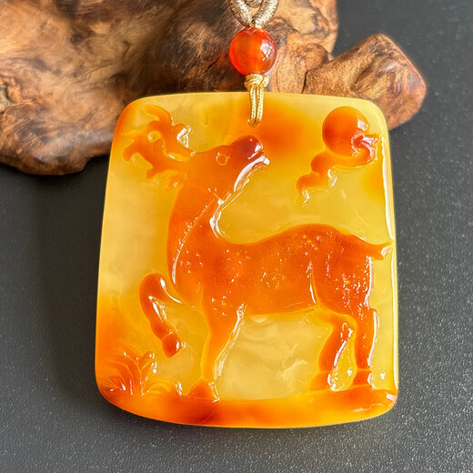 Yuzhi 1 object 1 certificate 1 shot natural raw mineral beeswax Fulu deer all the way with you pendant amber pendant 16.08g G635 orphan Fulu