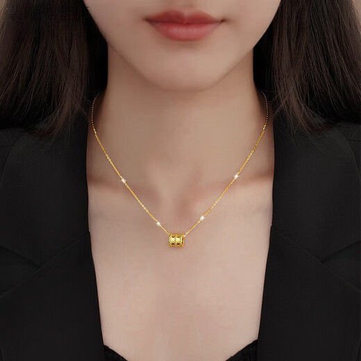 He Jiagong Lao Phoenix new pendant transfer bead gold-covered silver clavicle necklace as a birthday gift for girlfriend Rose gift box consultation online customer same style old