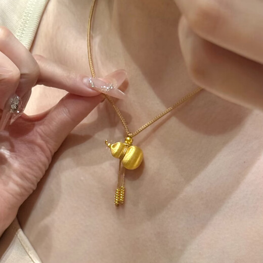 Ruinuo gold gourd pendant for women 999 pure gold coiled necklace clavicle chain birthday gift for girlfriend and wife gold gourd yellow rope necklace / gold weight about 1.54g