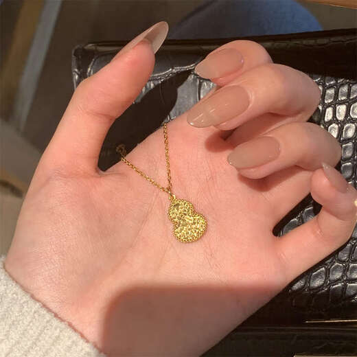 Only pair of retro new Chinese style gold crushed ice gourd necklace for women with good looks and temperament, versatile clavicle chain accessories pendant, crushed ice gourd necklace