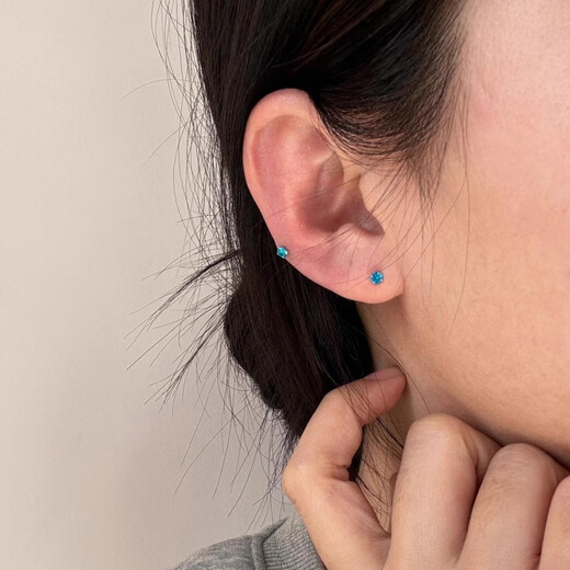 QMXDS999 sterling silver mini earrings for girls, navy blue flash, pure silver, pierced ears, no need to take off, simple and exquisite earrings for sleeping, blue diamond 3mm pair