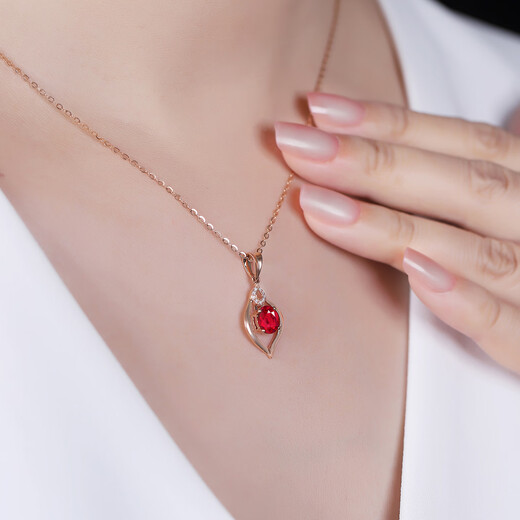 Tingliang 18K gold set with 0.8 carat ruby pendant and colorful treasure necklace with identification certificate as a gift for your lover. Pendant with 18K gold necklace