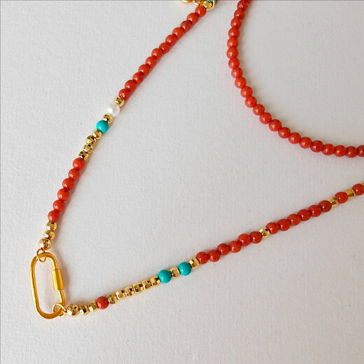 Only two pairs of natural Nanhong long necklaces, turquoise pearls, beads, national style sweater chains, pendants, detachable chains for women. Nanhong necklace does not include pendants (length 50cm)