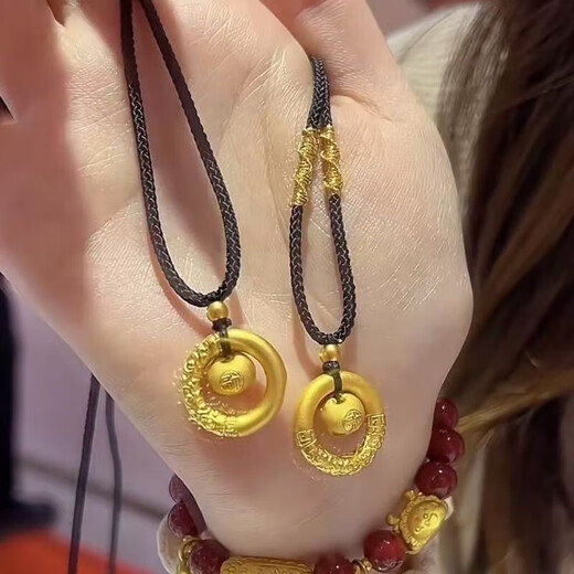 Qianjun Lao Fenghuang 9992025 Little Fat Fortune Ruyi Qiankun Circle Gold Pendant Handmade Rope Necklace with Gold Thread Rose Gift Box Lao Fengxiang Quality
