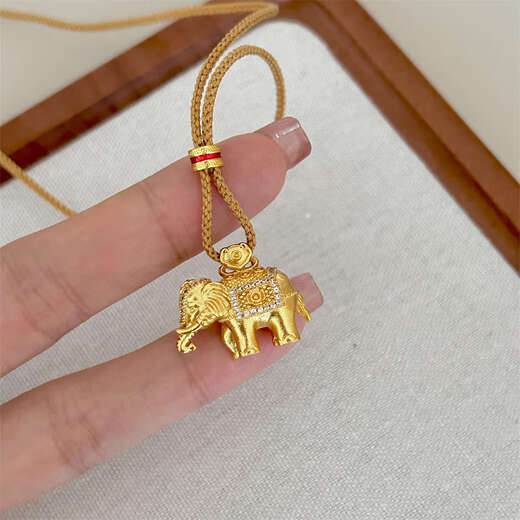 Only a pair of ancient 18k gold small gold elephant pendant necklace 2025 new exquisite retro clavicle chain for best friends small gold elephant pendant + coffee rope