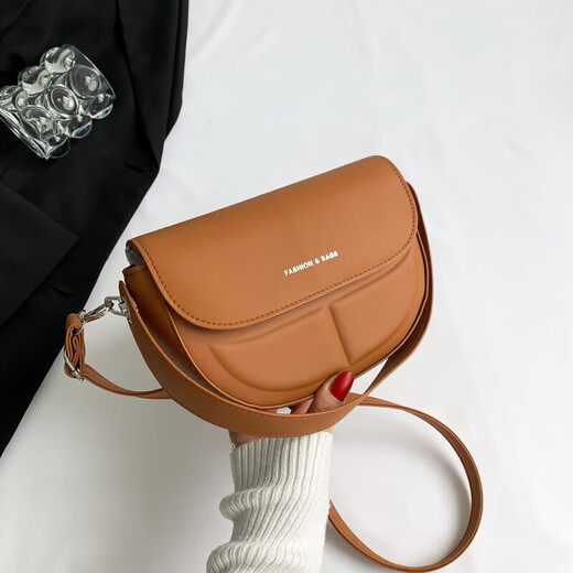 小众复古小包包女2025包包新款时尚单肩斜挎包高级百搭马鞍包简约 棕色