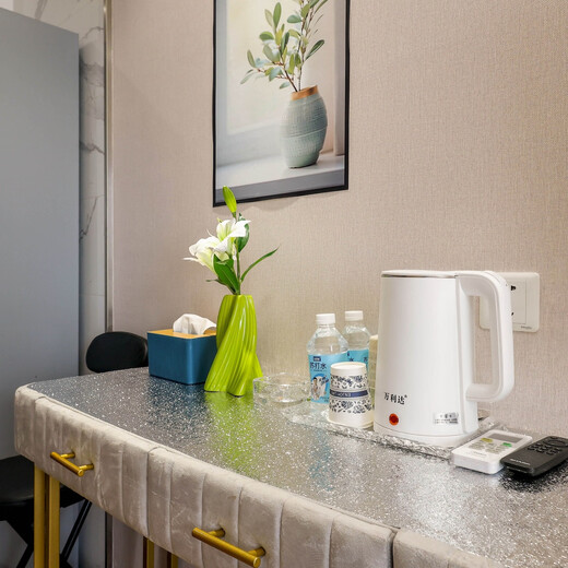 Yimitalang Warm Queen Room