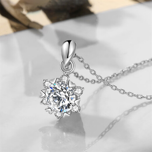 CAOXS925 silver plated 18K gold high carbon diamond love snowflake necklace women's jewelry clavicle chain pendant holiday gift high carbon snowflake diamond pendant single pendant
