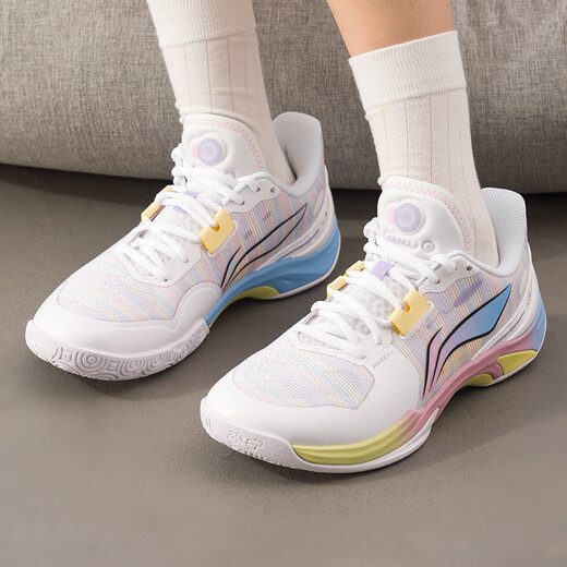 Li-ning (LI-NING) badminton shoes for women, new style sneakers, wear-resistant, shock-absorbing, lightweight, high-elastic professional competition training shoes, surprise/standard white 38 (235mm)