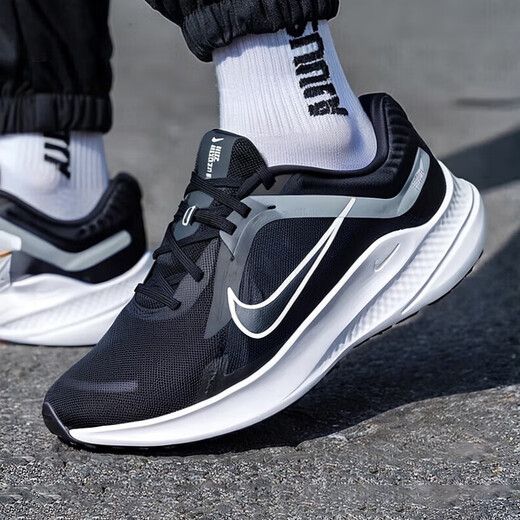 Nike (NIKE) road running shoes men's shoes 2025 winter new sports shoes QUEST 5 lightweight mesh shock-absorbing casual shoes DD0204-001 black metallic silver 41