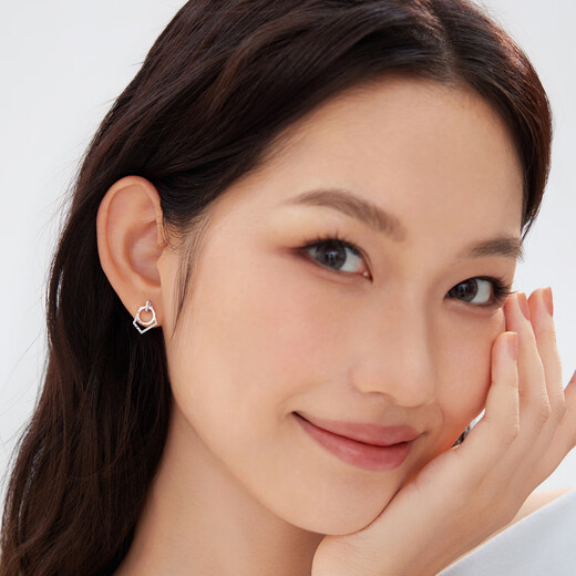 Lukfook Jewelry Platinum 950 geometric platinum earrings, earrings, earrings for women, price approx. 2.43 grams