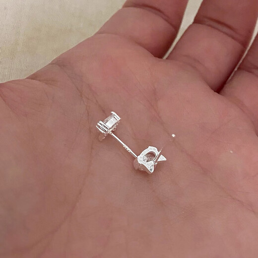 Nianfu S999 Pure Silver Kitten Earrings for Women, Pure Silver for Ear Holes, No Picking for Sleeping, Cute Mid-Autumn Festival Gift for Girls, Kitten Earrings, 999 Pure Silver