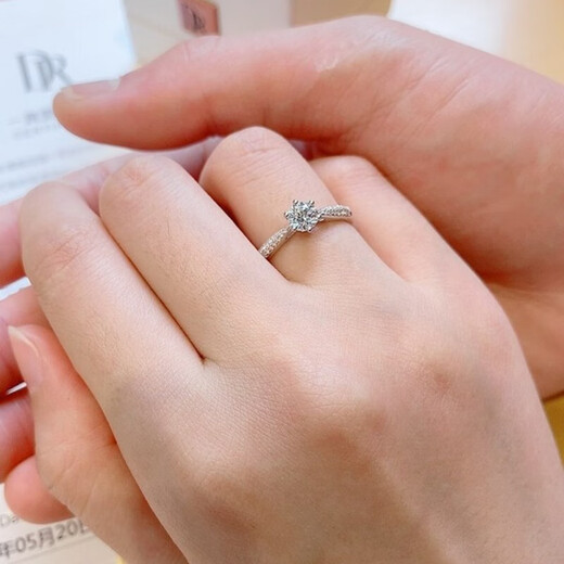 DR Proposal Diamond Ring K Gold Platinum PT950 Classic Six-Prong Simple Luxury Moissanite Diamond Ring Valentine's Day Birthday Gift 1 Carat D-E Color/Extreme White Gift Box + Certificate PT950 Closed (Remark Number)