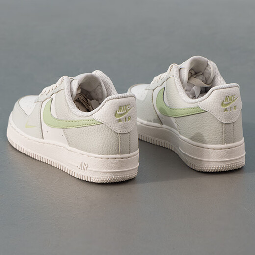 Nike (Nike) Freizeitschuhe für Frauen 25 Sommer neue Mode und frische weiße Schuhe Student Low Top Shoes Air Force1 IB3881-001 39