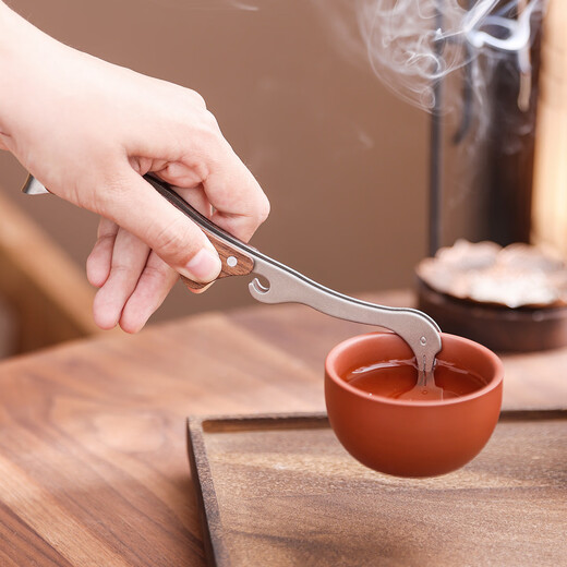 Cha Xiao'er pure titanium tea clip, high-end tea cup clip, non-slip tea tea set, tweezers, tea making tools, tea ceremony accessories, pure titanium, Ruihe tea clip (walnut)