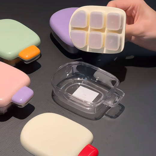 Ice cream mini ice cube mold push-type cool ice tray with lid ice box food grade silicone homemade frozen ice cubes two pack white + green