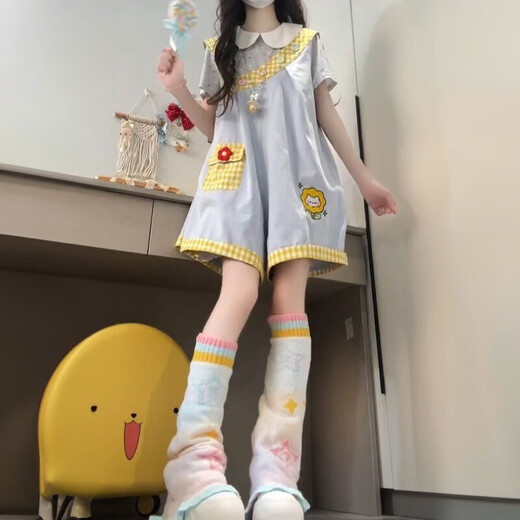 Yingtang Japanese college-style girl outfit complete set of cartoon childlike loose overalls with colorful dot dolls. Set of blue overalls + doll collar top not included. One size fits all