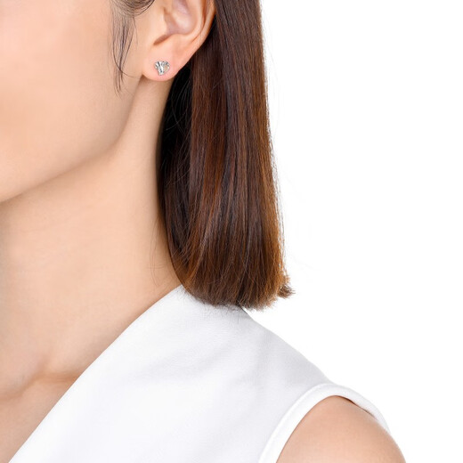 Chow Sang Sang (CHOW SANG SANG) platinum earrings Pt950 heart-shaped earrings platinum earrings 86385E