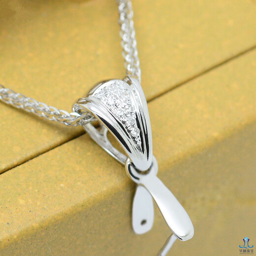 Chi Ling pure 18k gold pendant buckle simple diamond melon seed buckle large jade pendant beeswax jade jade pendant clip buckle 18K gold