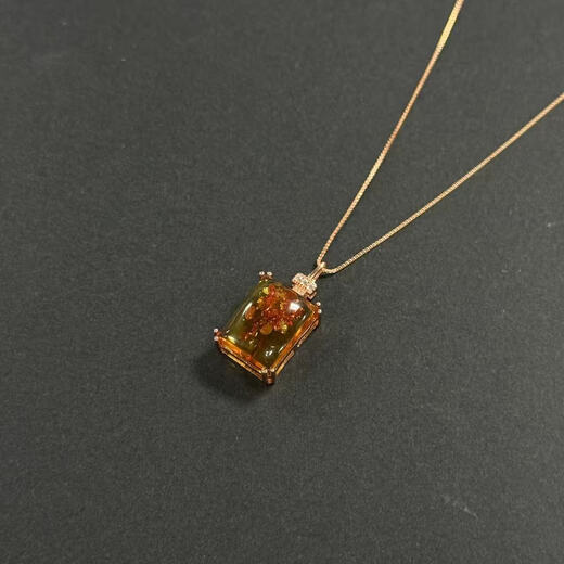 K00048 Amber Flower Perfume Bottle Light Luxury Necklace Authentic Gift