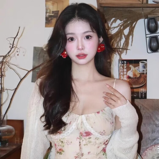 Exaggerated earrings, retro flowers, red camellia, French three-dimensional dripping glazed flower earrings, light luxury seaside resort style, red dripping glazed flower earrings