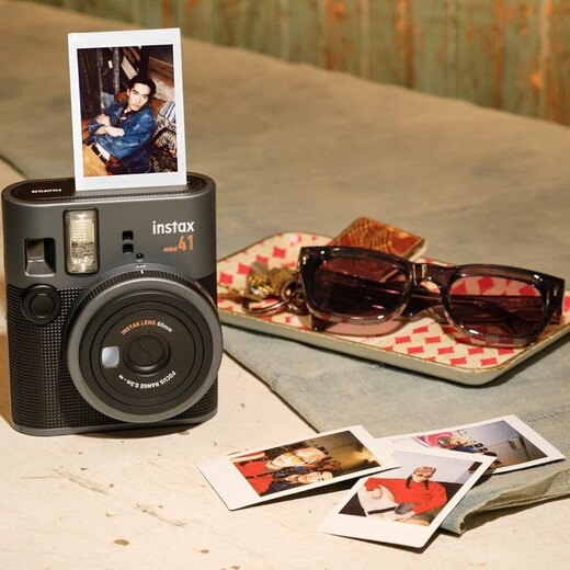Fuji (FUJIFILM) instax mini40/mini41 instant camera mini41 black package four (official standard + crystal case + shoulder strap + 10 pieces of photo paper)
