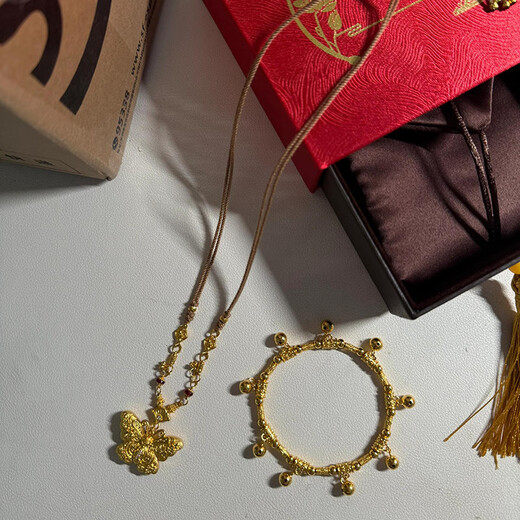 Fat Donglai's same style butterfly pendant, new Chinese style engraved necklace, retro fashion handmade Chinese Valentine's Day gift, braided rope butterfly necklace