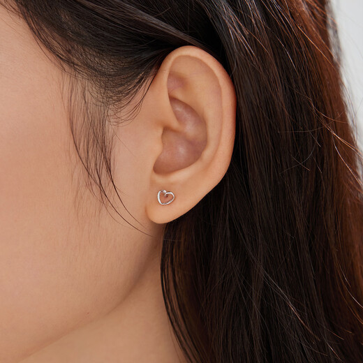 Lukfook Jewelry Platinum Earrings Pingting Series Thoughtful Platinum Heart-Shaped Earrings Price Approximately 1.40g