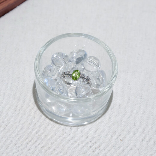 GEM STONE KING green peridot ring for women, 925 silver inlaid with 1.01 carat colored gemstones, as a Valentine’s Day gift for your girlfriend, US No. 9