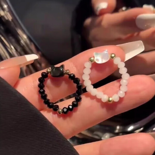 Couple ring birthday gift high-end good-looking cat best friend ring ins student niche faded girl gift black + white pair of cat rings