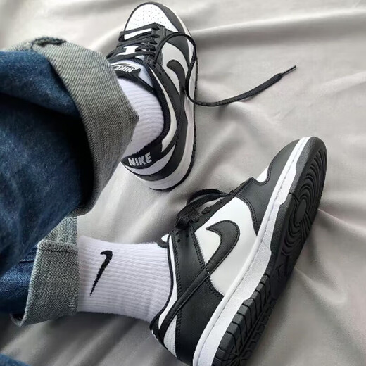 Nike (NIKE) Basketballschuhe Damenschuhe AirJordanaj1 Sneakers Frühling Low-Top atmungsaktiv lässig leichte Sportschuhe Trendy DH9764-001/Schwarz und Weiß Rot Panda 38,5