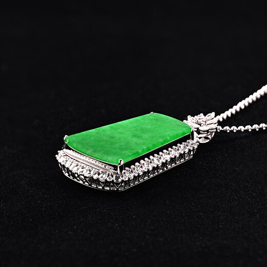 EAGLEHURST Jade Yang Green Ping An Wu Shi Brand 18K Gold Inlaid Jade Yang Green Ping An Wu Shi Brand