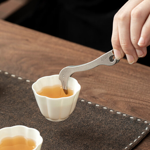 Tangfeng pure titanium tea clip single household light luxury high-end tea set accessories tea leaf clip tea cup clip tweezers tea set pure titanium walnut crane tea clip (gift box)