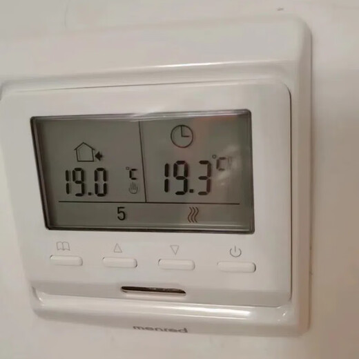 Menred Menred large-screen LCD water heating thermostat normally closed actuator E51.713 water heating