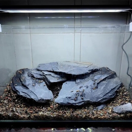 Fish tank stone ornamental stone native tank black gold fine schist turtle basking back schist landscaping platform fish tank climbing pet vacation 3Jin Jin equal to 0.5kg 20-30cm