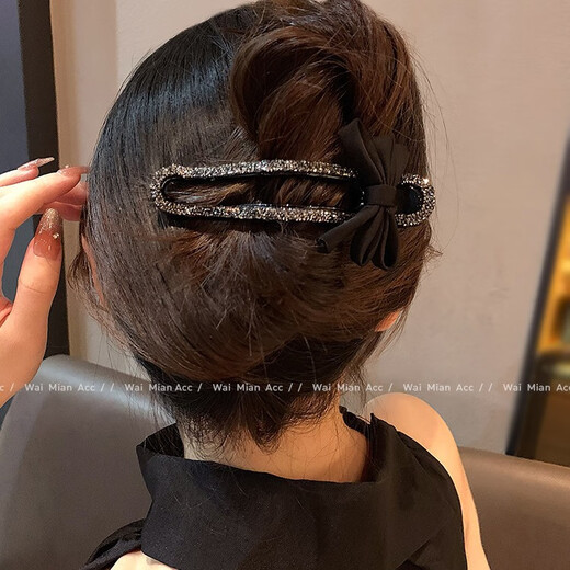Japanese and Korean all-match diamond-encrusted clips, feminine temperament, Internet celebrity back head hair clips, new fashion duckbill clips, simple hair accessories, black rhinestone duckbill clips 1 piece