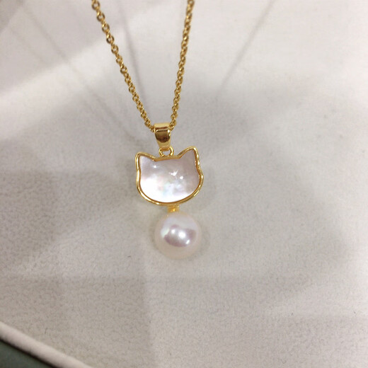 Hao Chuang 2025 Freshwater Pendant Seashell Black Cat White Cat Pendant Jewelry Clavicle Chain Necklace for Friends Black