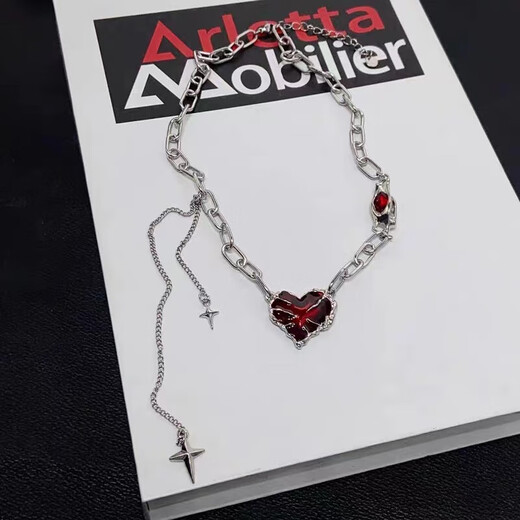 绝美红色爱心流苏链条项链嘻哈个性送女友礼盒装毛衣链饰品配饰 蜘蛛红心项链（配礼盒）